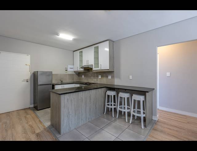 2 BEDROOM APARTMENT FOR SALE IN KENILWORTH
